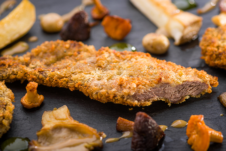 Hertenschnitzel met Jägermeister-paddenstoelenroom