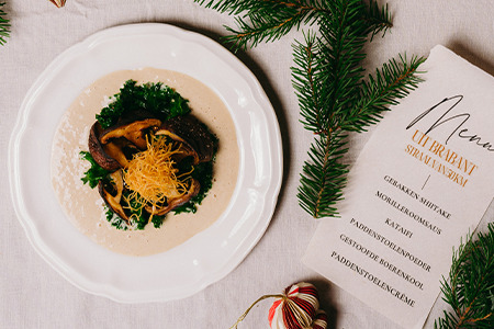 Gebakken shiitake met gestoofde boerenkool en morillesaus