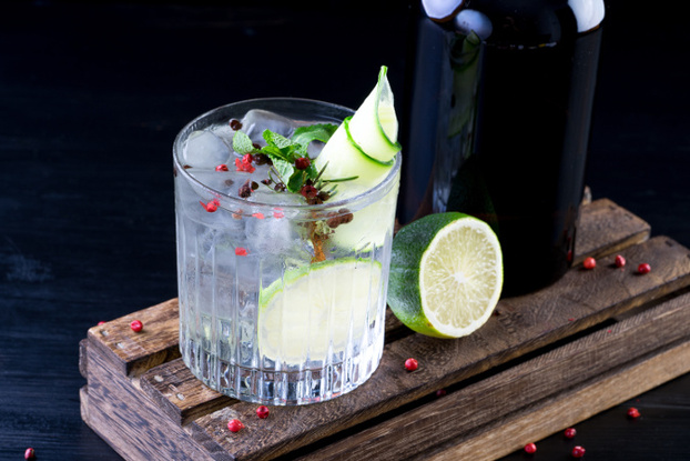 Gin tonic met komkommer en Szechuanpeper